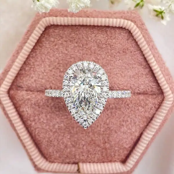 Pear shape diamond ring